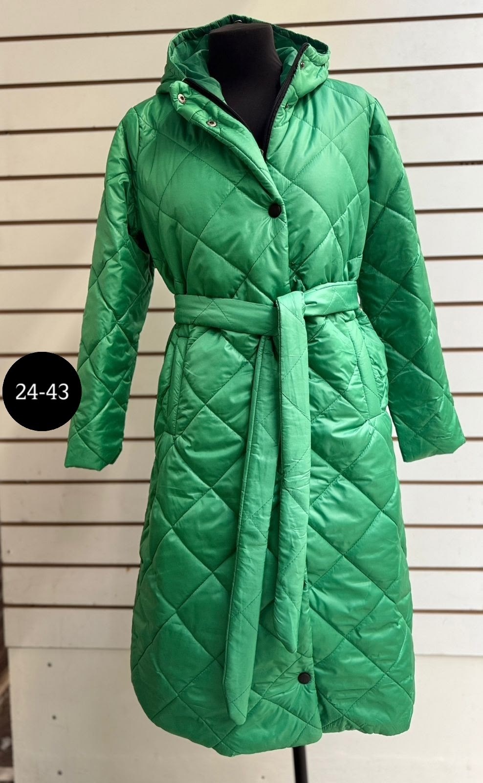 пальто на синтепоне,стеганое пальто женское,пальто демисезонная,пальто стеганое с капюшоном,демисезонное пальто стеганое