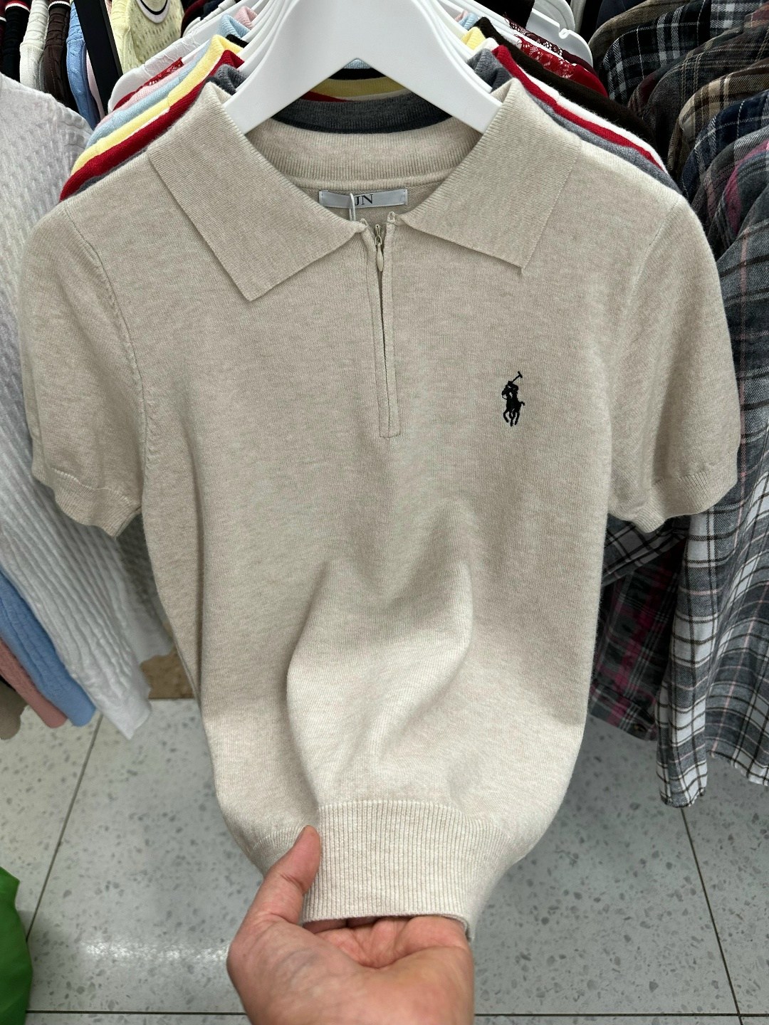 одежд,модные кофты,брендовые одежды,женской одежды