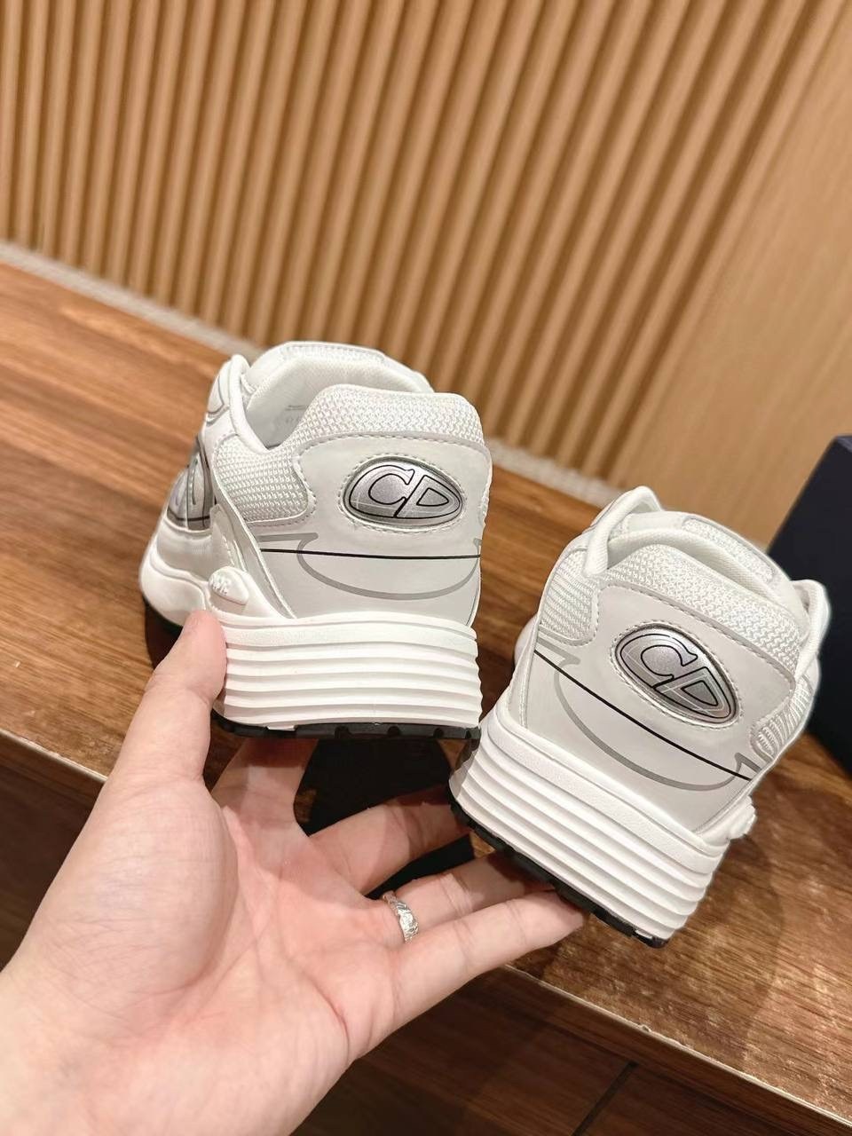 dior кроссовки,диор кроссовки,оригинальные кроссовки,кроссовки,модные кроссовки