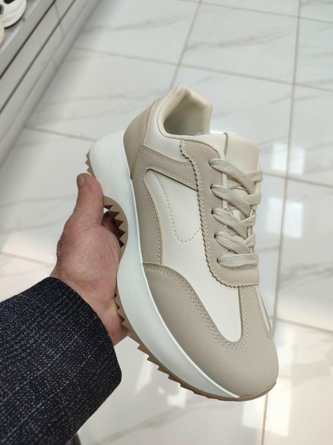 женские кроссовки,,удобные кроссовки,стильные кроссовки,кроссовка