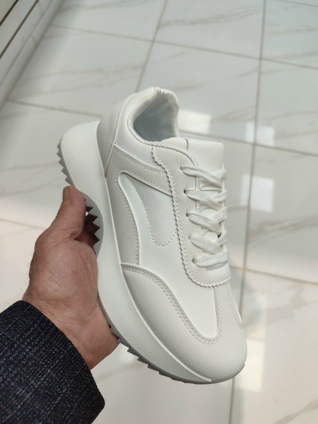 женские кроссовки,,удобные кроссовки,стильные кроссовки,кроссовка