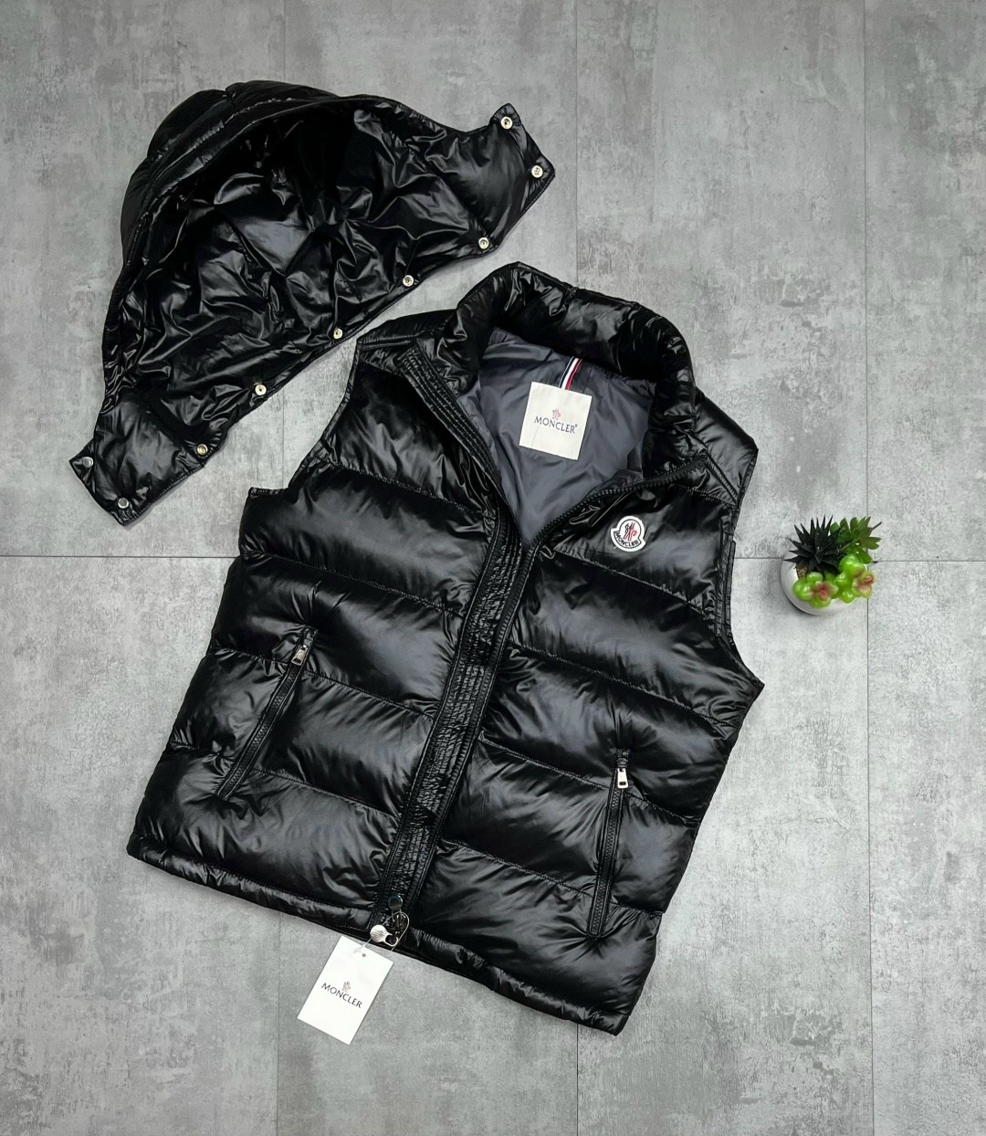 жилетка moncler,жилет moncler,жилетка монклер,жилет монклер,moncler мужской жилет