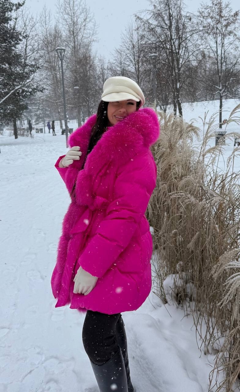розовый пуховик с меховым капюшоном,пуховик розовый,розовый пуховик с мехом,пуховик зимний женский,женские зимние куртки