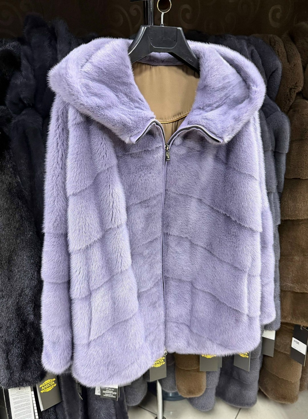 шубка из меха европейской норки с капюшоном цвет голубой,шубка из меха европейской норки с капюшоном,шубка из меха европейской норки с капюшоном цвет лаванда,шуба норковая,короткая норковая шуба с кап