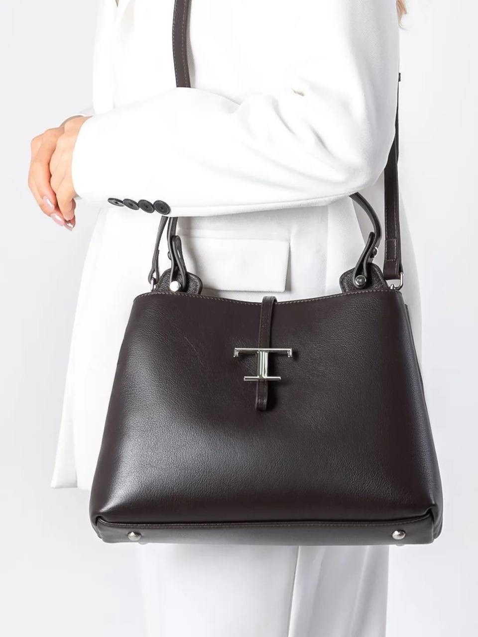 сумка женская trussardi,женская сумка,tod's коричневая кожаная сумка тоут,женская кожаная сумка с черным логотипом tod's,черная женская кожаная сумка tod's