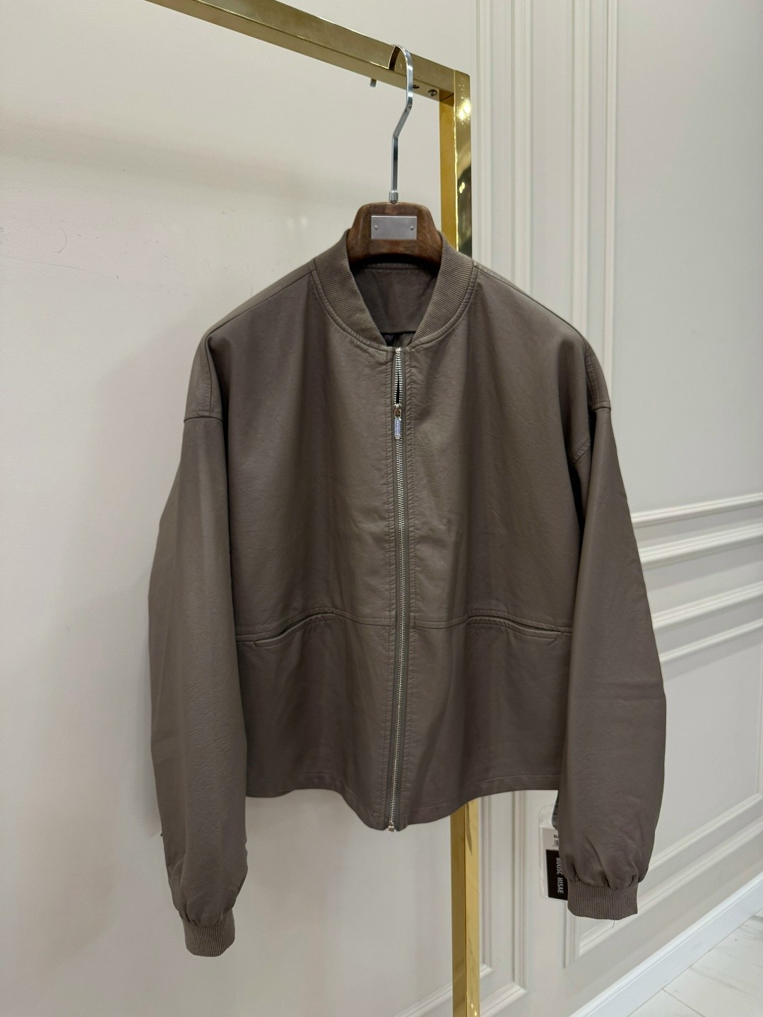 куртка кожаная,кожаная укороченная куртка-бомбер для женщин,кожаная куртка бомбер,куртка женская кожаная,повседневная куртка