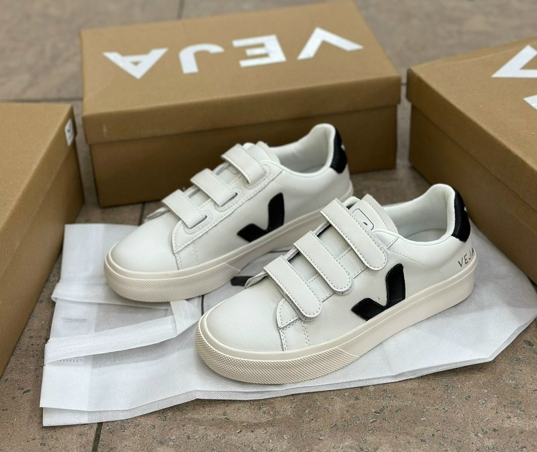 ,белые кроссовки,кеды женски,белые кеды,кроссовки женскиe