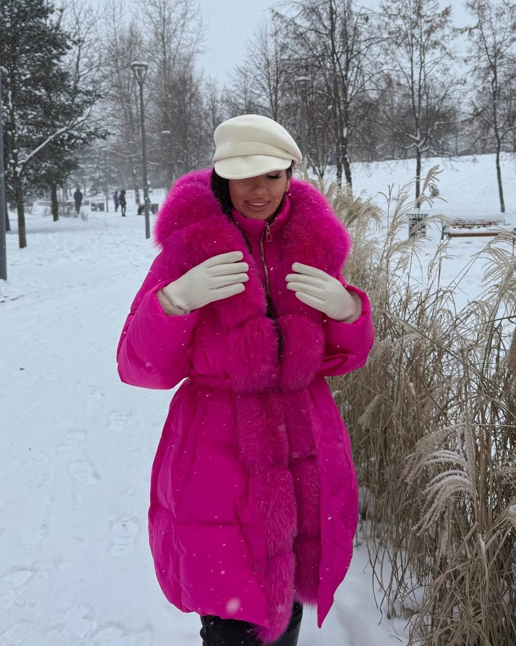 розовый пуховик с меховым капюшоном,пуховик розовый,розовый пуховик с мехом,пуховик зимний женский,женские зимние куртки
