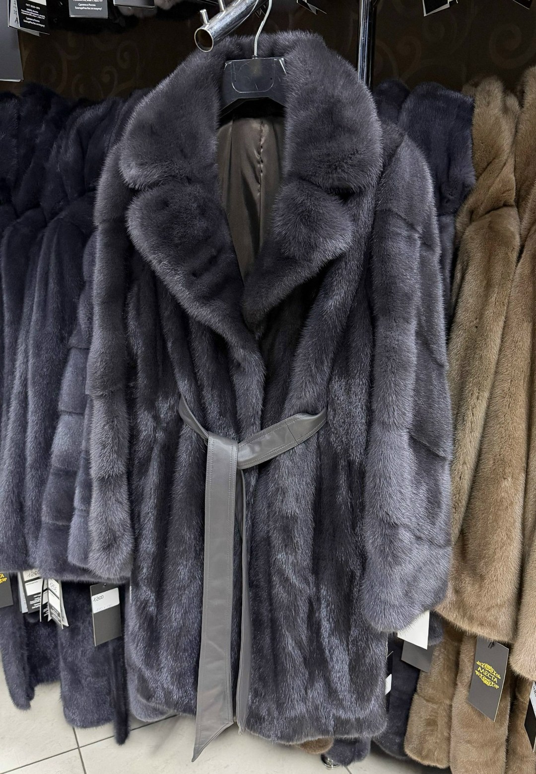 норковая шуба,норковая шуба с английским воротником,шуба,норковые шубы 2026 английский воротник,шубка из меха импортной норки с английским воротником цвет графит