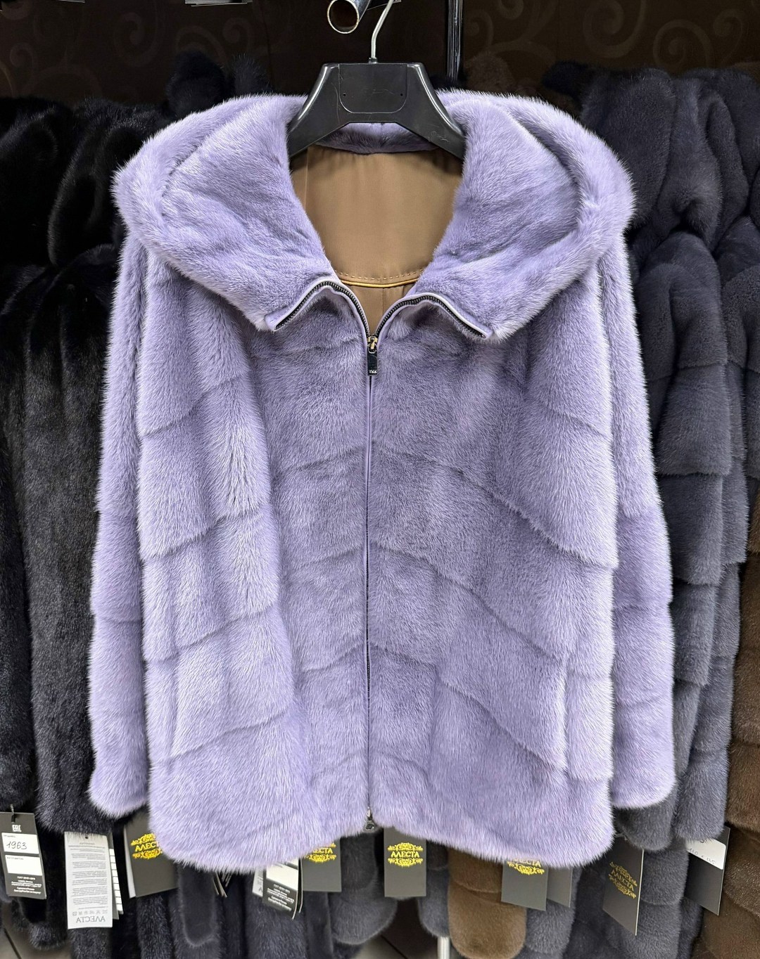 шубка из меха европейской норки с капюшоном цвет голубой,шубка из меха европейской норки с капюшоном,шубка из меха европейской норки с капюшоном цвет лаванда,шуба норковая,короткая норковая шуба с кап