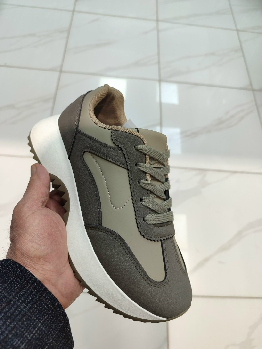 женские кроссовки,,удобные кроссовки,стильные кроссовки,кроссовка