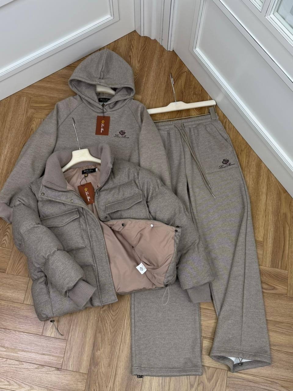 женские пуховики,куртка,женская куртка,костюм тройка с курткой,женский костюм тройка