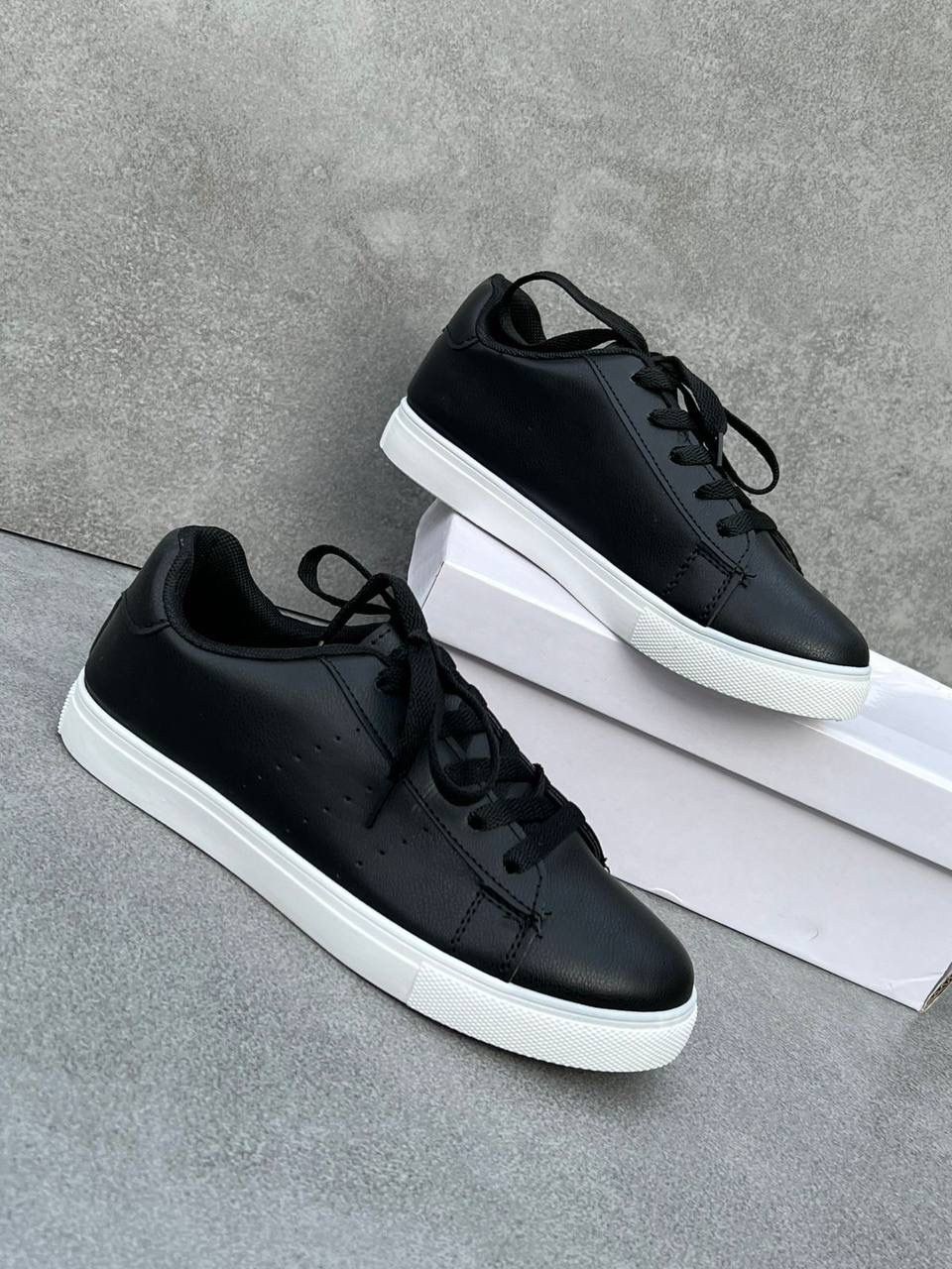 ,спортивная ,черные кеды женские,кроссовки модные,повседневные кроссовки