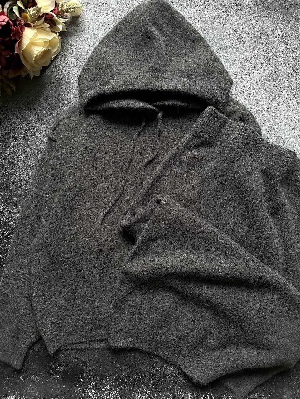 вязаные костюмы,женский трикотажный костюм из двух предметов,вязаные костюмы женские,женский вязаный костюм из свитера и юбки,свитер и юбка