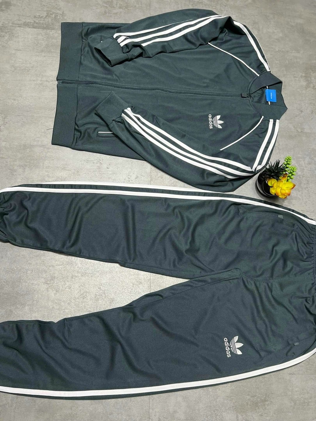 мужской спортивный костюм adidas,спортивный костюм adidas,adidas спортивный костюм мужской черный 2026,мужские спортивные костюмы адидас,велюровый костюм мужской спортивный адидас