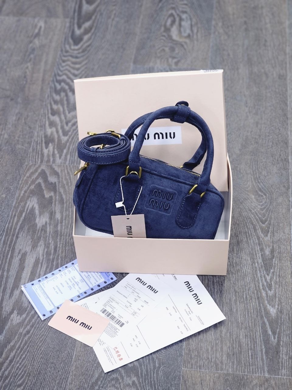 сумка женская miu miu,сумка miu miu,miu miu замшевая серая сумка 23x13 см,сумка женская miu miu серая,сумка замшевая miu miu