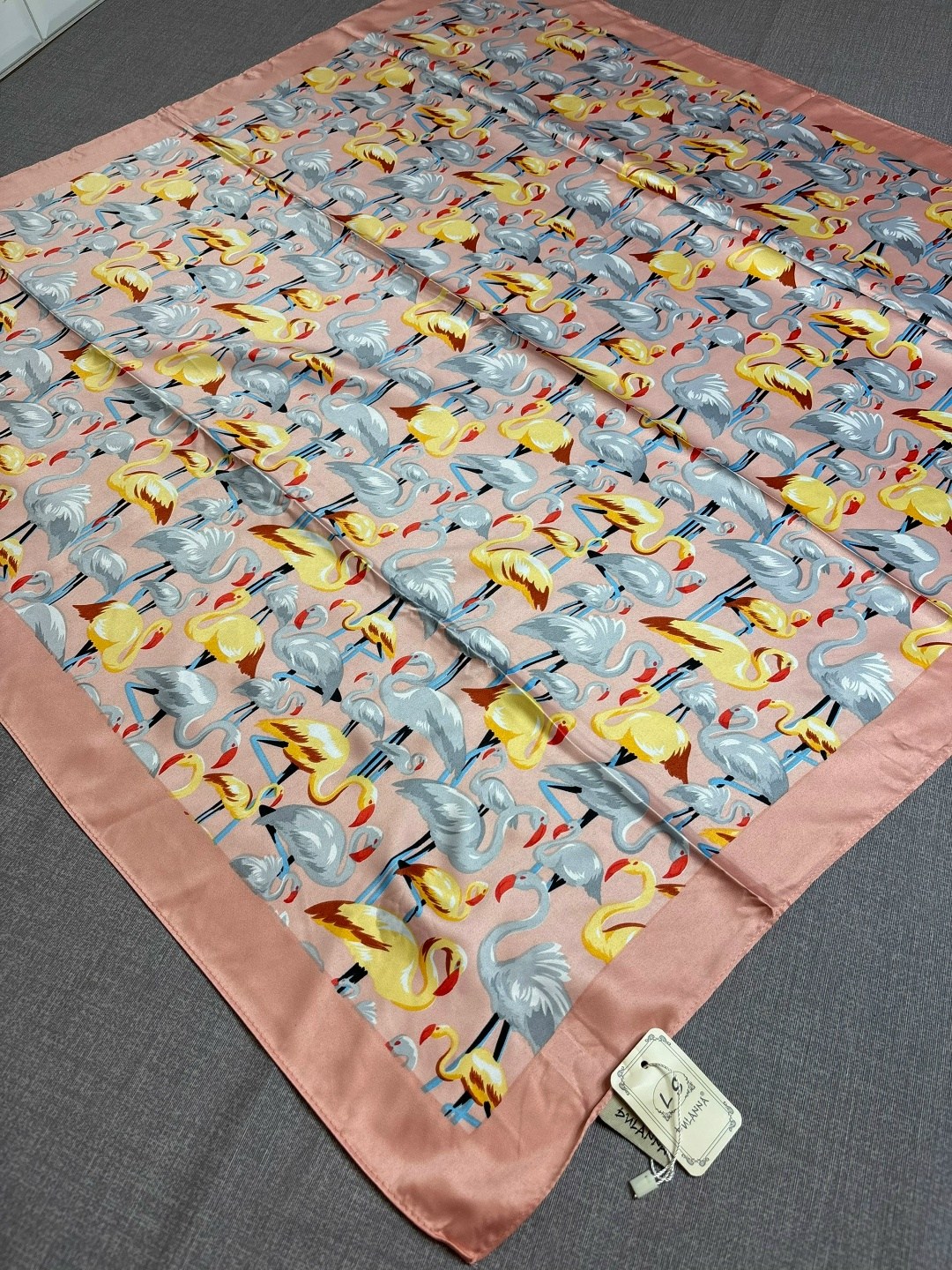 платок фламинго,платок шелковый,платок с принтом,платок женский с принтом,платки женские
