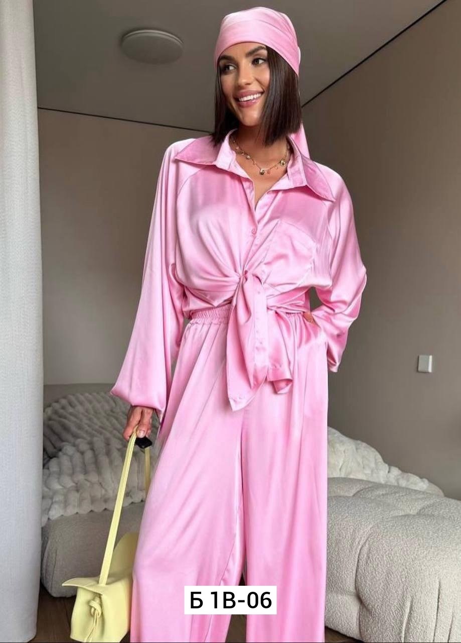 костюм атласный женский брючный в пижамном стиле,костюм шелковый в пижамном стиле черный,шелковый костюм в пижамном стиле issa plus,брючный костюм,костюм в пижамном стиле чёрный шелковый брючный