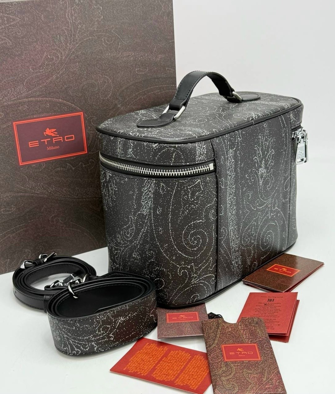 сумка косметичка женская,брендовые косметички,косметичка женская,кожаная косметичка,косметичка