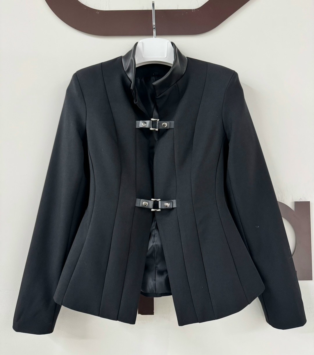 жакет,жакет приталенный,жакет с воротником стойкой,жакет с воротником,пиджак