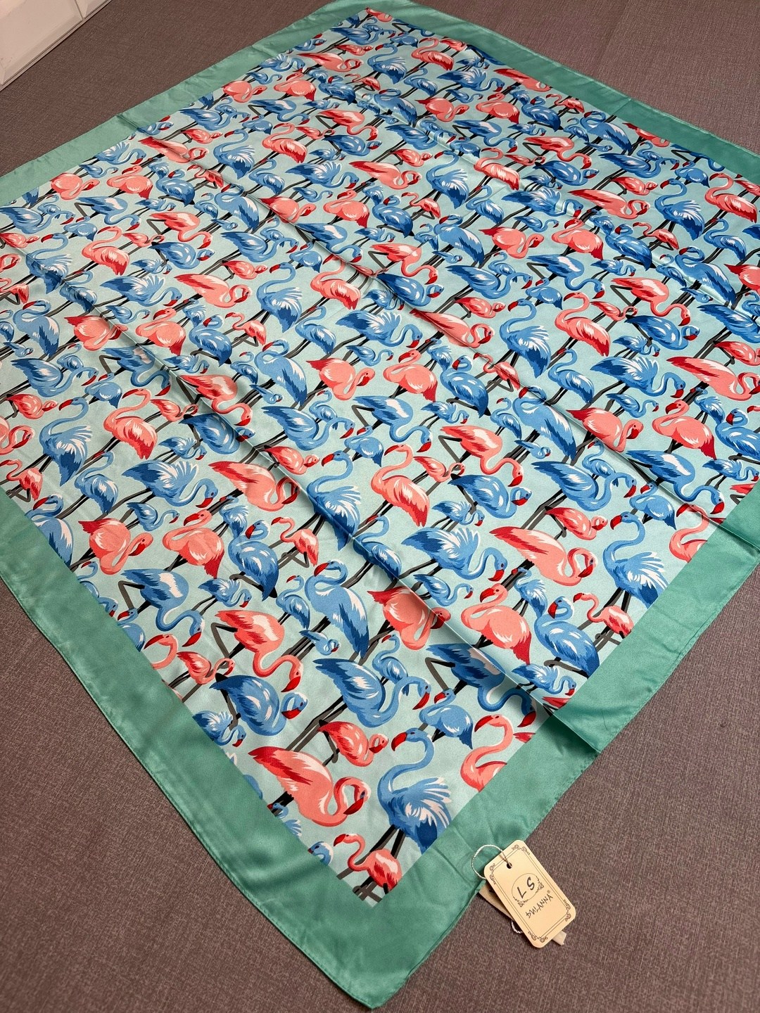 платок фламинго,платок шелковый,платок с принтом,платок женский с принтом,платки женские