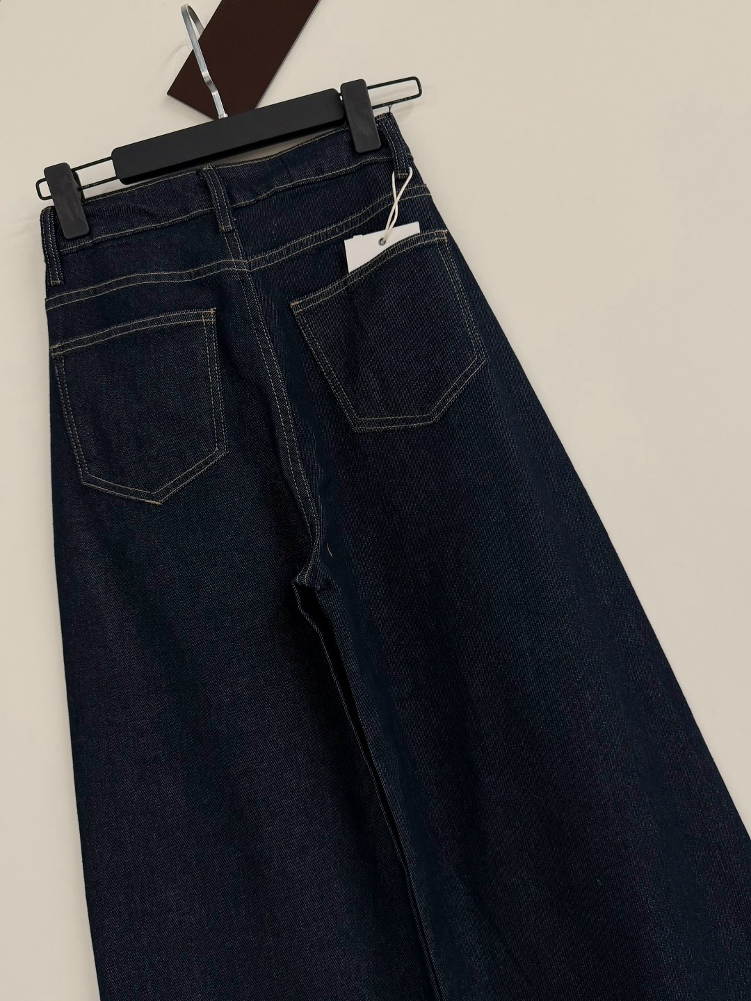 джинсы широкие,женские джинсы широкие,женские джинсы,джинсовые брюки,женские джинсы с широкими штанинами