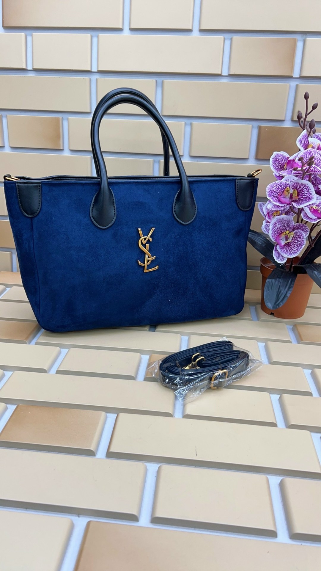 сумка,сумка женская,замшевая сумка yves saint laurent 39x23 см,замшевые сумки,сумка женская ysl