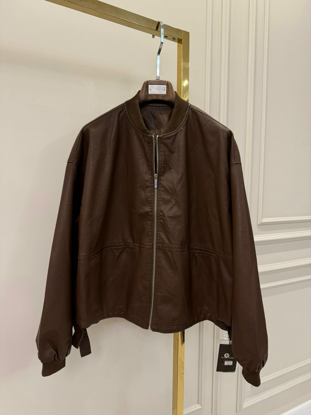 куртка кожаная,кожаная укороченная куртка-бомбер для женщин,кожаная куртка бомбер,куртка женская кожаная,повседневная куртка