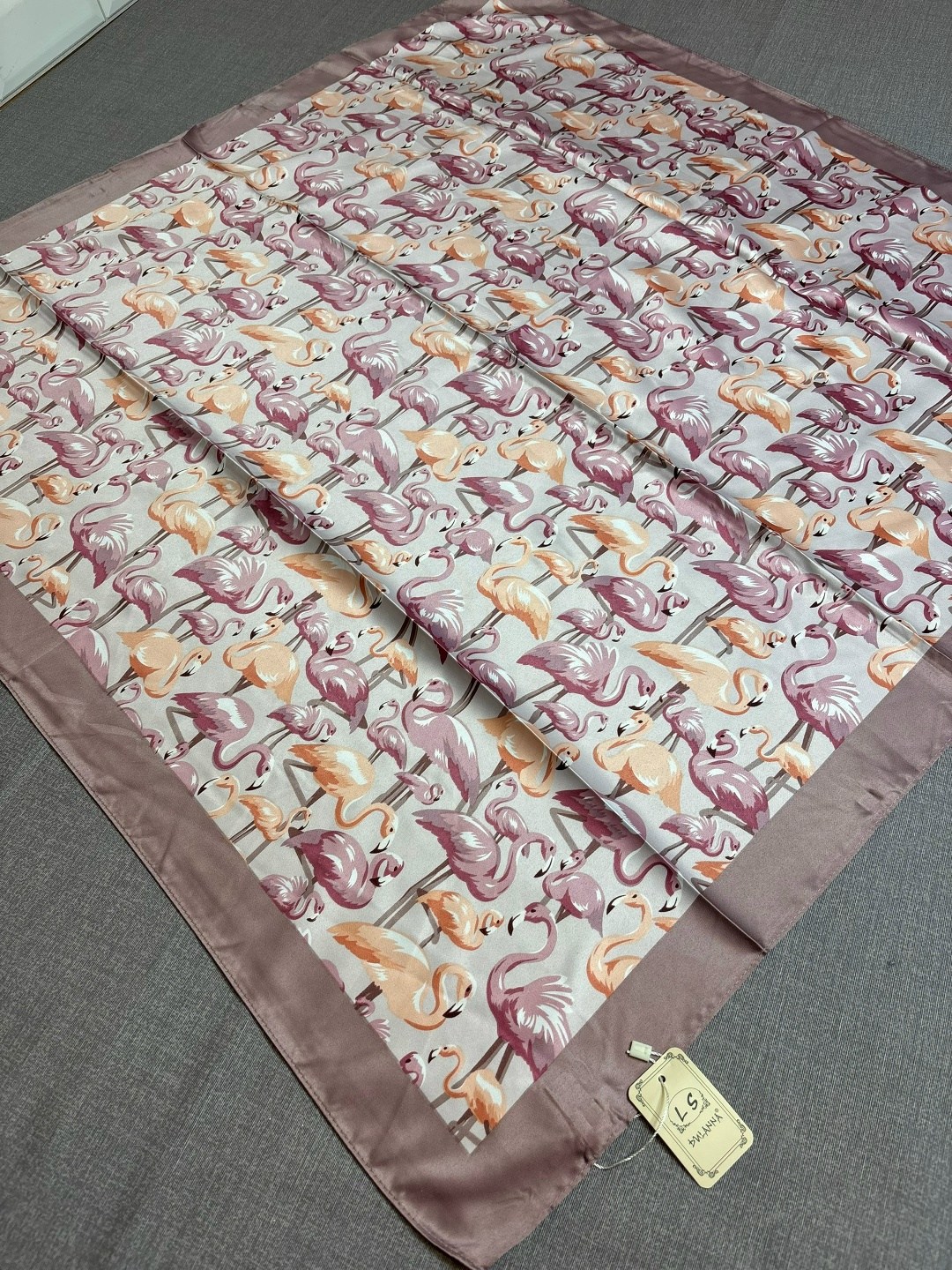 платок фламинго,платок шелковый,платок с принтом,платок женский с принтом,платки женские