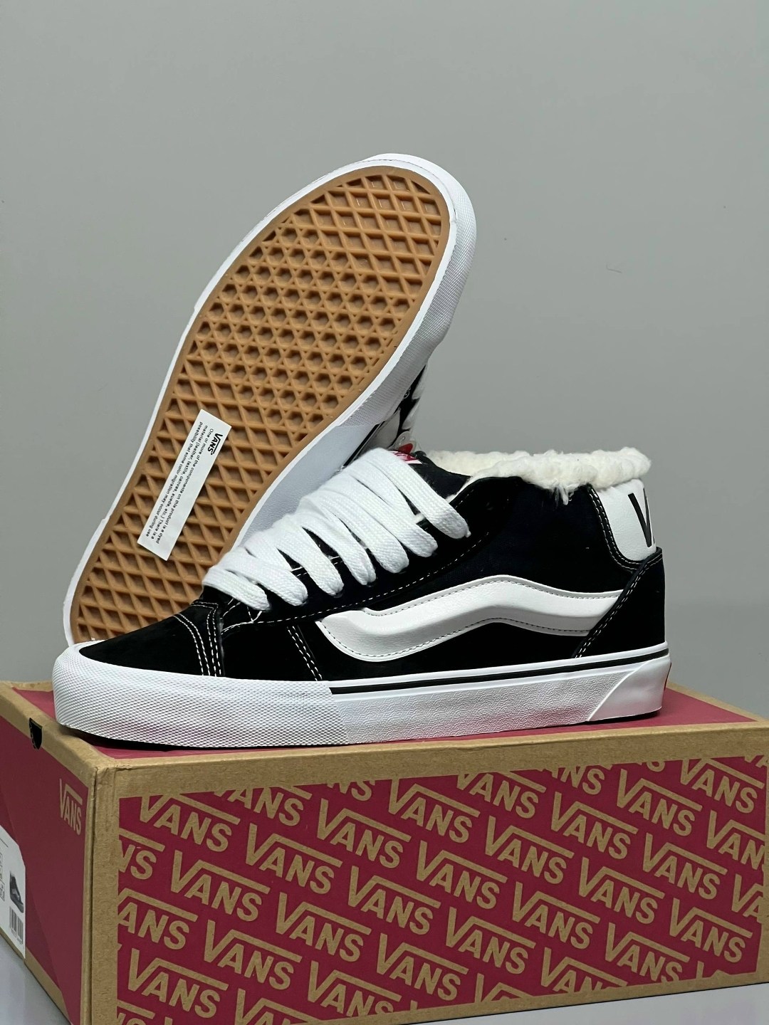 зимние кеды vans с мехом утепленные vans,кроссовки зимние с мехом вансы дутые vans,зимние кеды vans с мехом утепленные,кеды ванс высокие зимние sk8 hi утепленные с мехом,кеды vans зимние