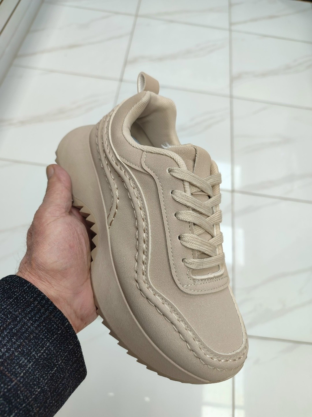 ,кроссовки женскиe,кроссовки бежевые,повседневные кроссовки,кроссовки для женщин