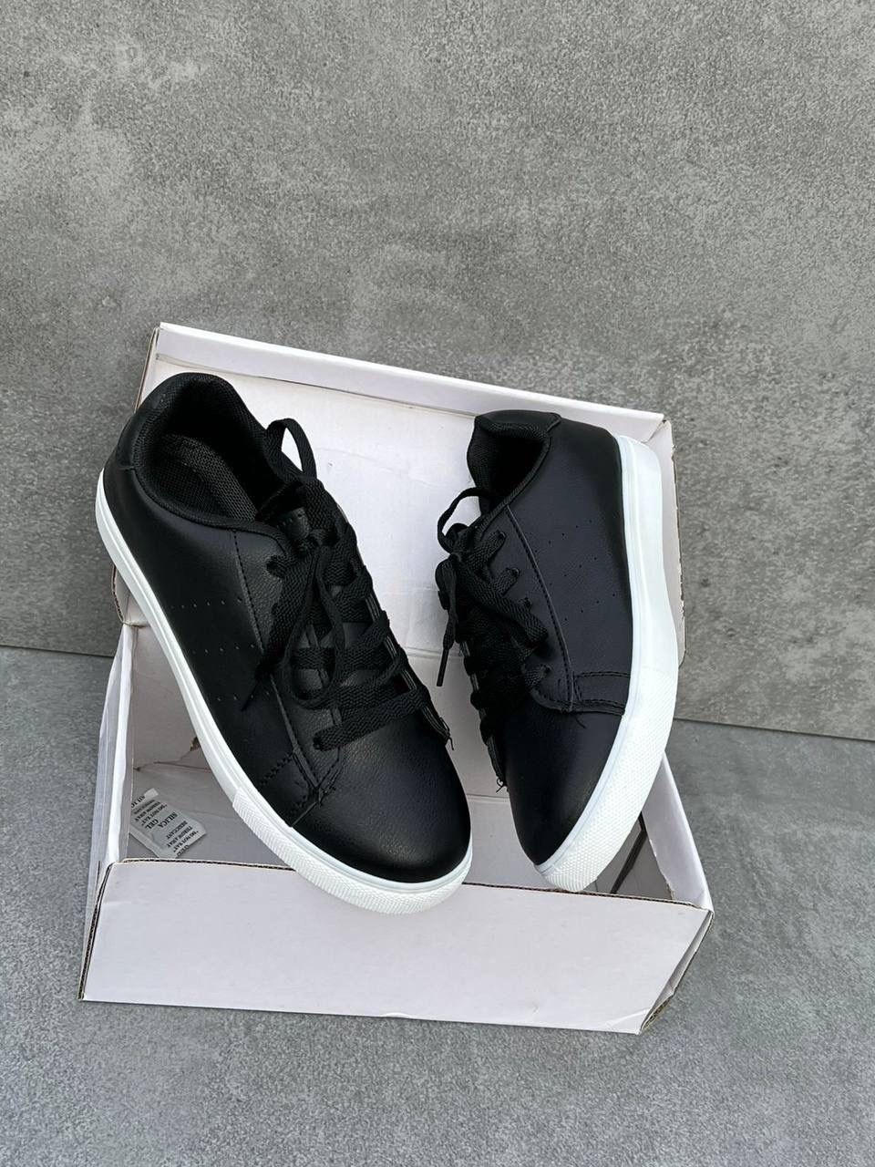 ,спортивная ,черные кеды женские,кроссовки модные,повседневные кроссовки