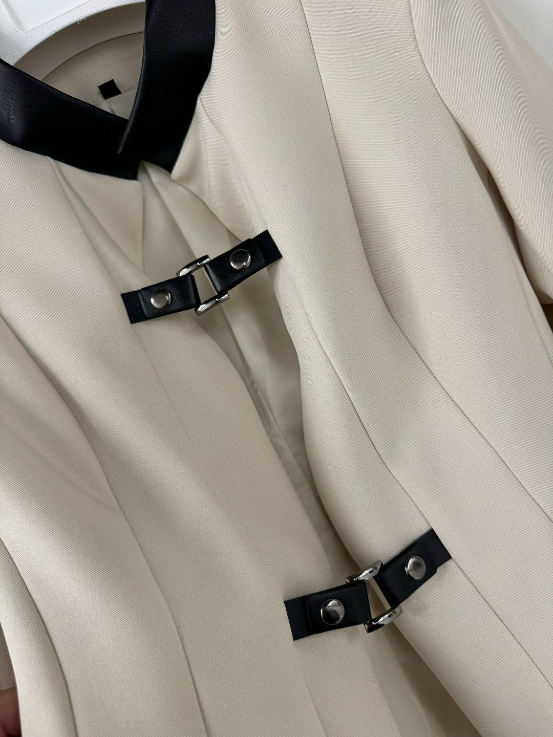 жакет,жакет приталенный,жакет с воротником стойкой,жакет с воротником,пиджак