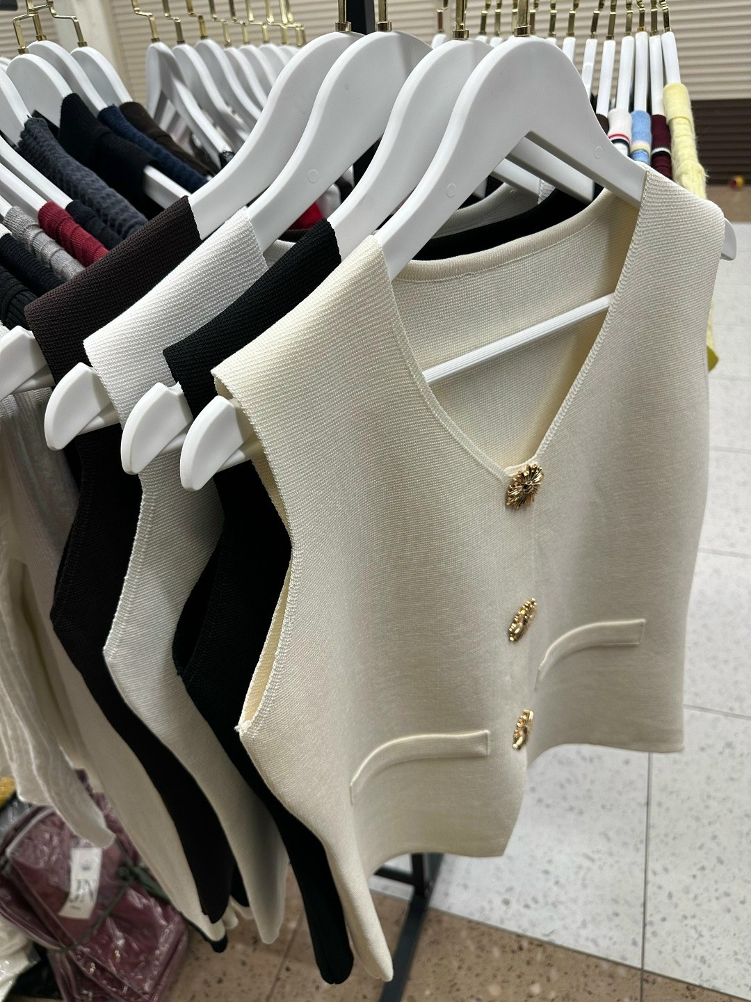 жилетка женская,классический жилет,женский жилет,приталенный жилет,жилет