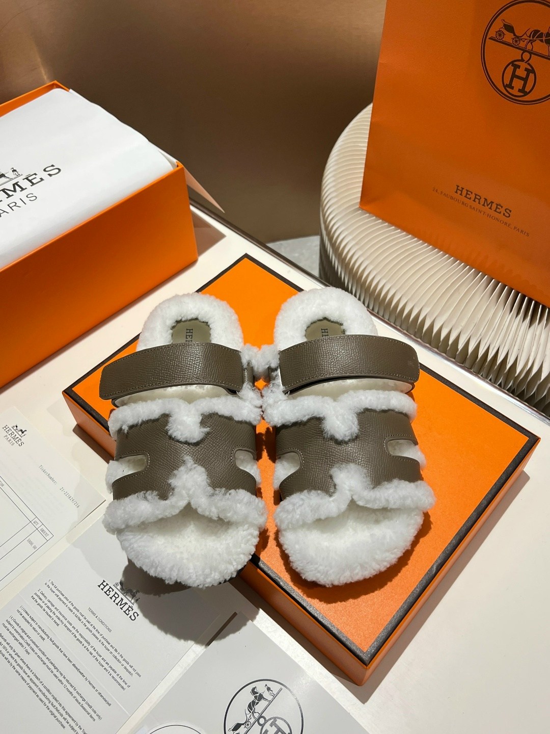 тапочки hermes,тапки hermes,тапочки hermes натуральный мех овчина,тапочки hermes женские,hermes шлепанцы