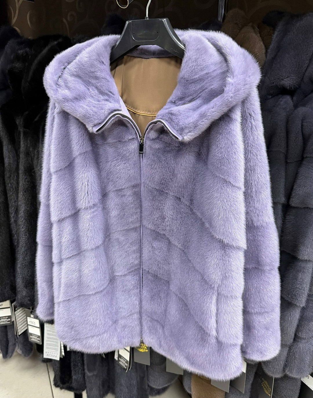 шубка из меха европейской норки с капюшоном цвет голубой,шубка из меха европейской норки с капюшоном,шубка из меха европейской норки с капюшоном цвет лаванда,шуба норковая,короткая норковая шуба с кап