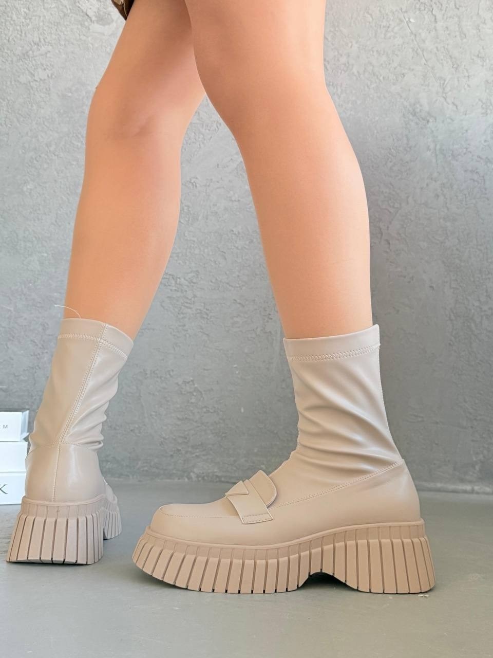 ,женские ботинки,женская ,ботинки на платформе,полусапожки на платформе