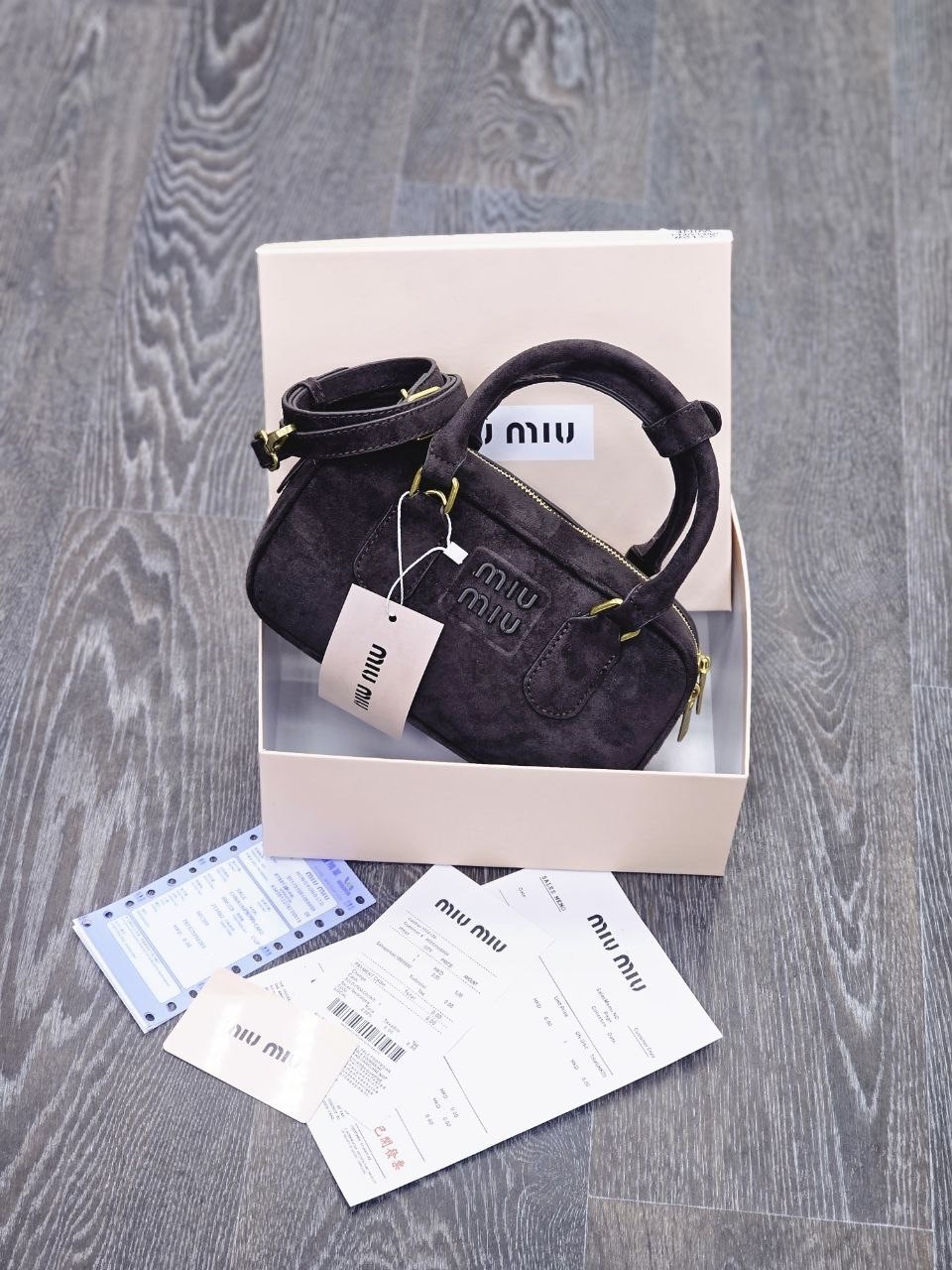 сумка женская miu miu,сумка miu miu,miu miu замшевая серая сумка 23x13 см,сумка женская miu miu серая,сумка замшевая miu miu