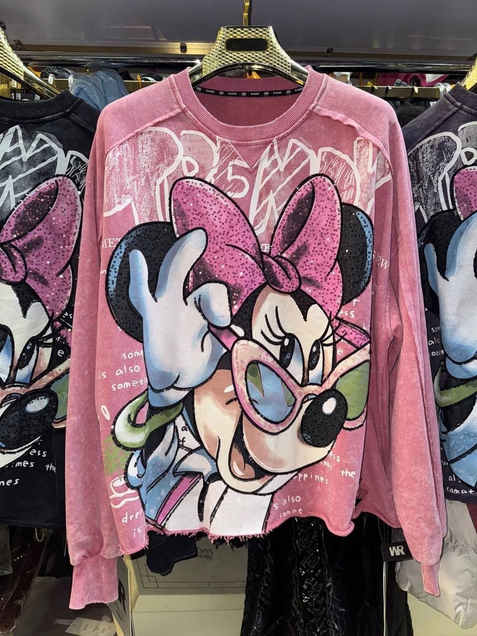 свитшот с принтом и пайетками оверсайз korean stars,свитшот толстовка оверсайз микки маус со стразами,модные свитшоты,свитшот толстовка,свитшот варенка миккимаус amour closet