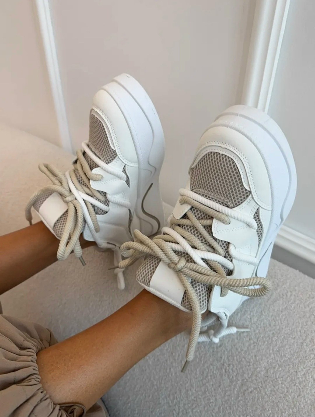 женские кроссовки,женские массивные кроссовки,кроссовки модные,массивные кроссовки,повседневные кроссовки