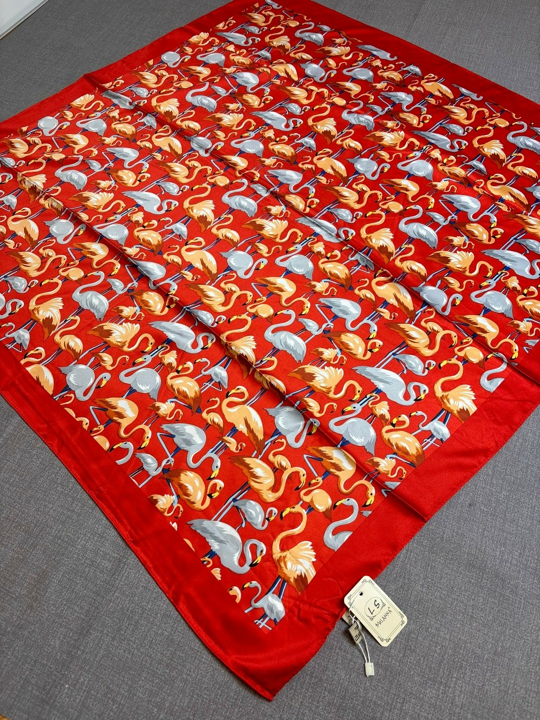 платок фламинго,платок шелковый,платок с принтом,платок женский с принтом,платки женские
