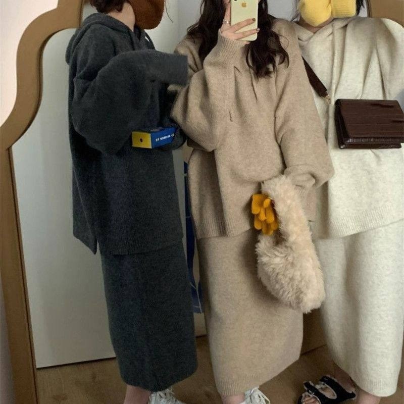 вязаные костюмы,женский трикотажный костюм из двух предметов,вязаные костюмы женские,женский вязаный костюм из свитера и юбки,свитер и юбка