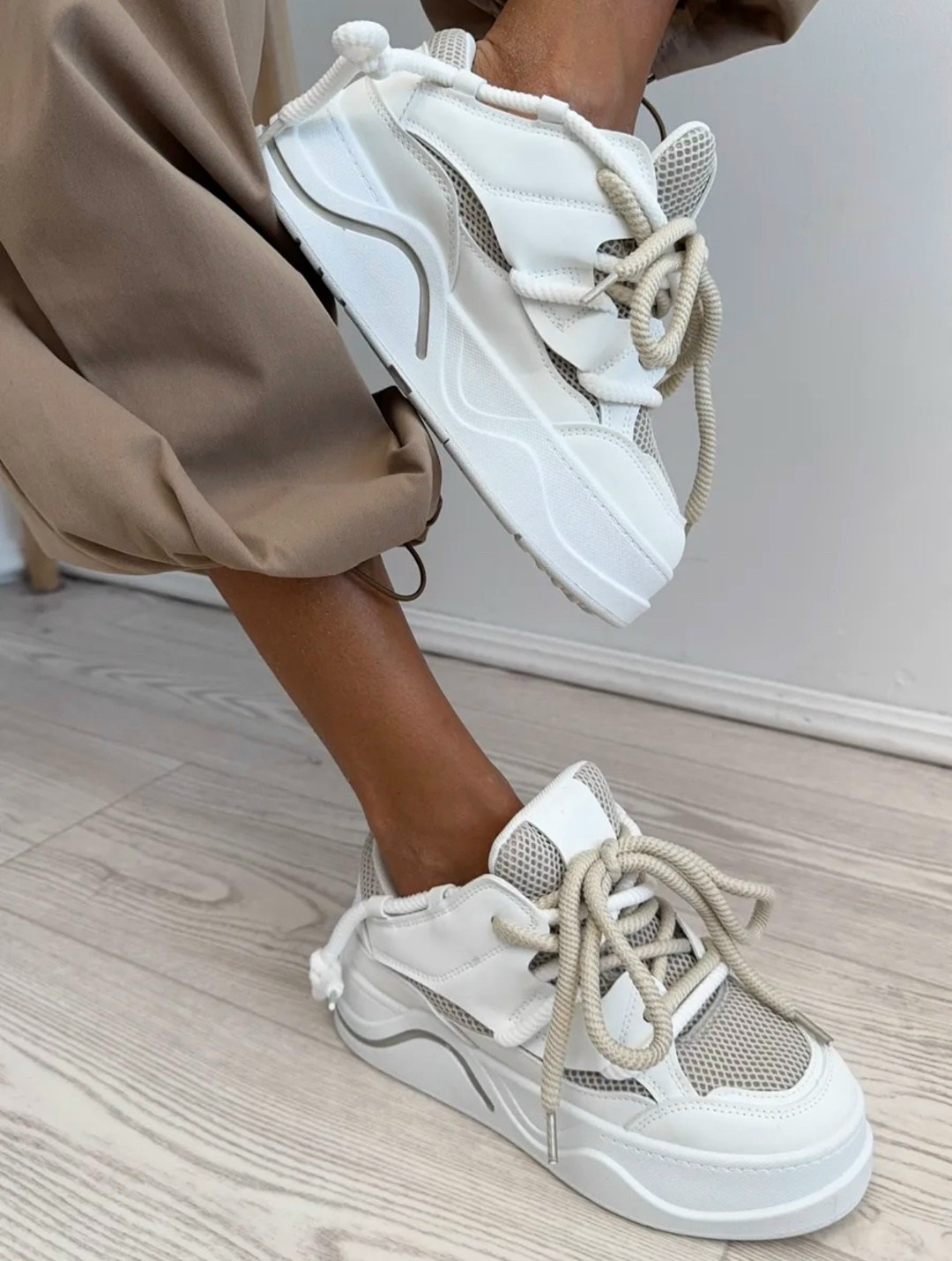 женские кроссовки,женские массивные кроссовки,кроссовки модные,массивные кроссовки,повседневные кроссовки