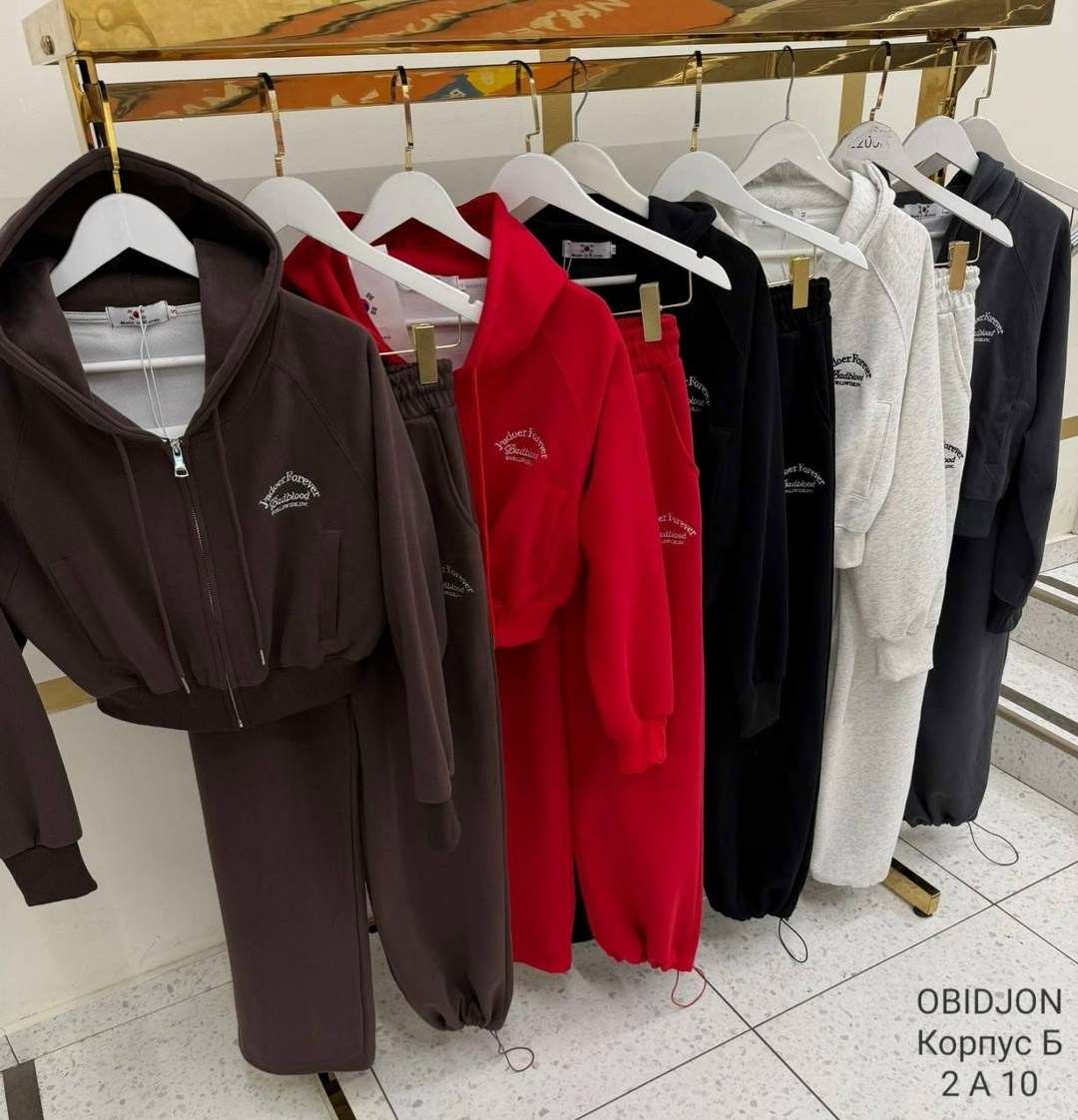 женский красный костюм miu miu,женский спортивный костюм,спортивный костюм,женский костюм,спортивный костюм miu miu женский