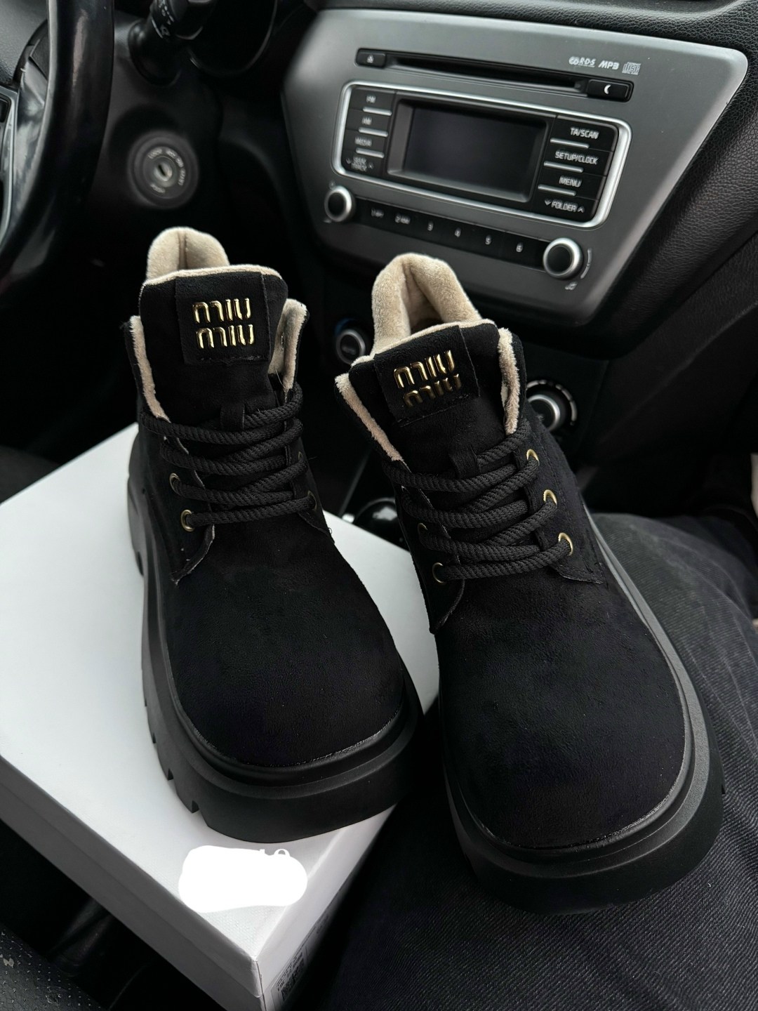 ,ботинки miu miu,ботинки замшевые женские miu miu,женские ботинки,ботинки из натуральной замши