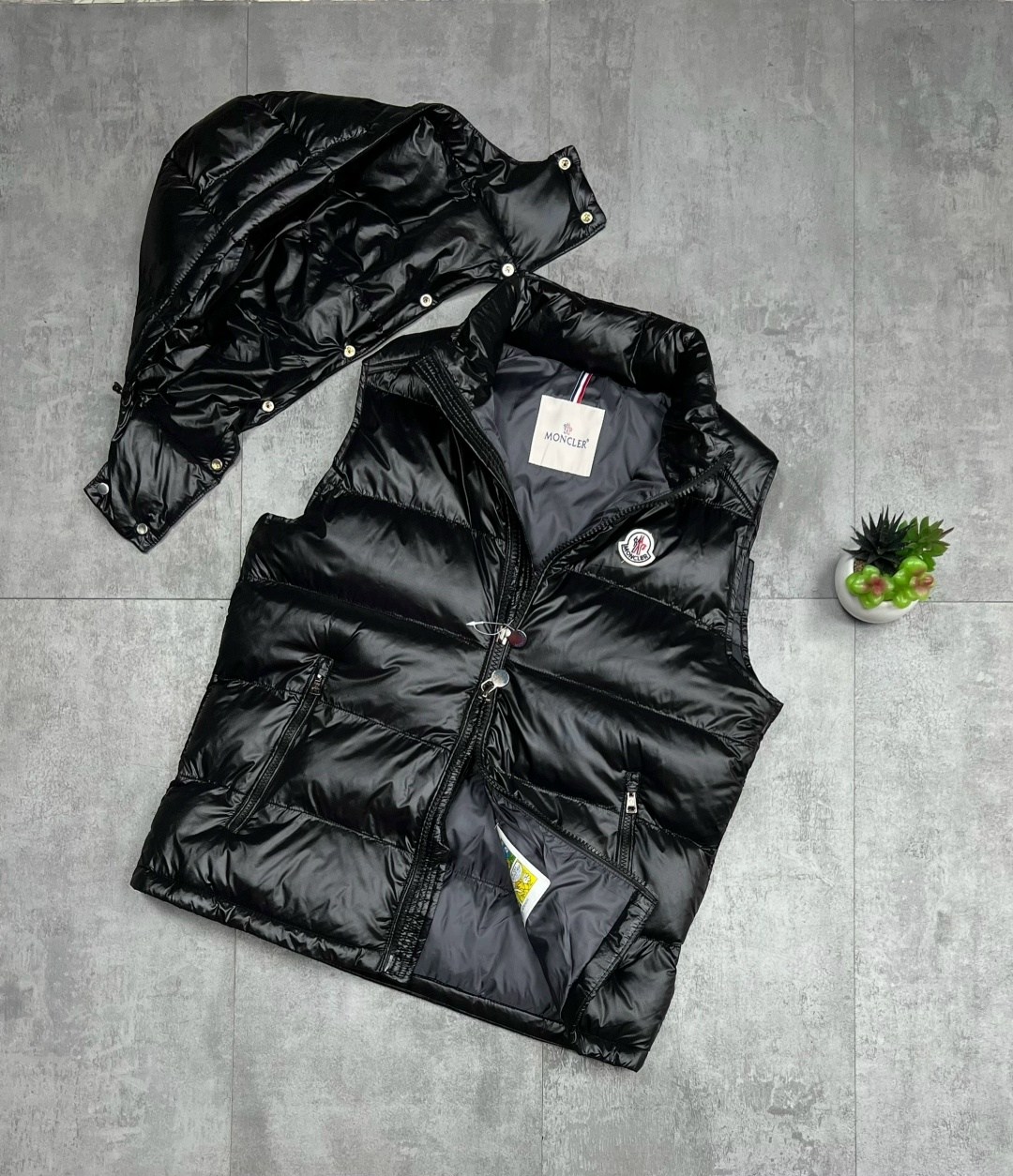 жилетка moncler,жилет moncler,жилетка монклер,жилет монклер,moncler мужской жилет