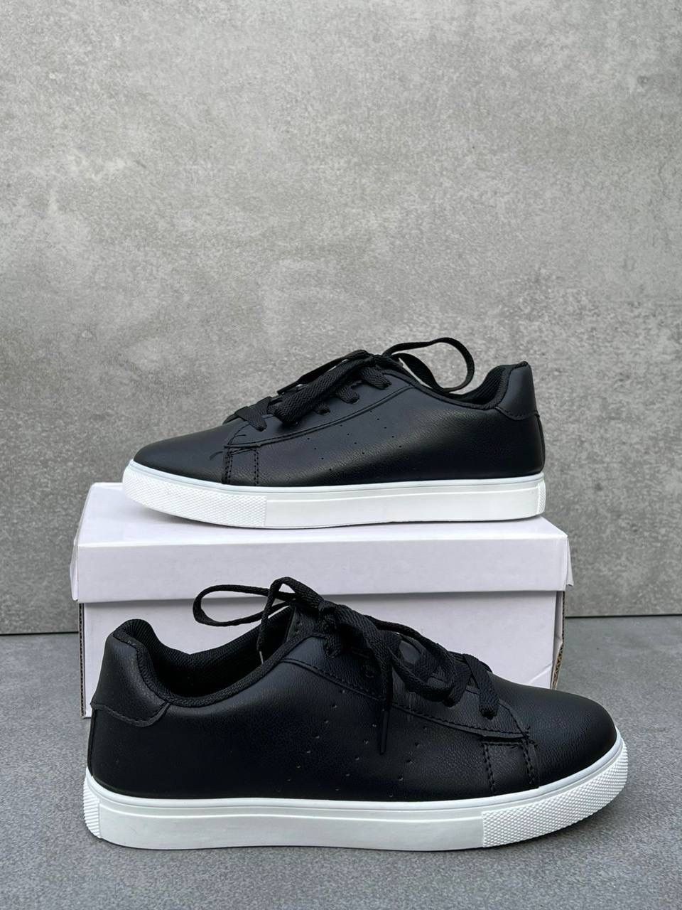 ,спортивная ,черные кеды женские,кроссовки модные,повседневные кроссовки