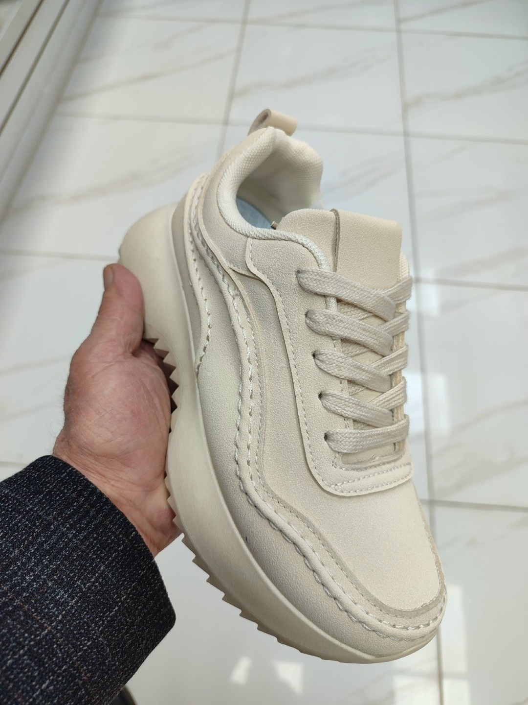 ,кроссовки женскиe,кроссовки бежевые,повседневные кроссовки,кроссовки для женщин