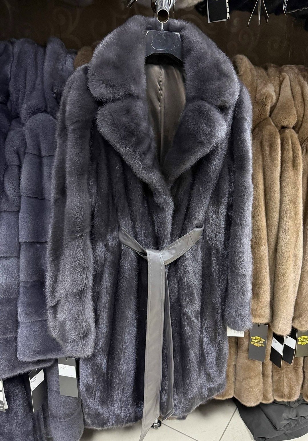 норковая шуба,норковая шуба с английским воротником,шуба,норковые шубы 2026 английский воротник,шубка из меха импортной норки с английским воротником цвет графит