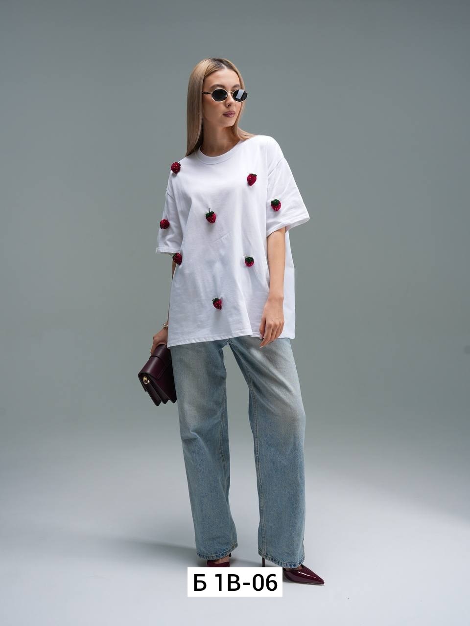 женская футболка,футболка с вышивкой вишенки,футболки с вышивкой,футболка с вишенками,футболки женская оверсайз